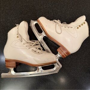 Jackson Premier White Leather Ice Skates
